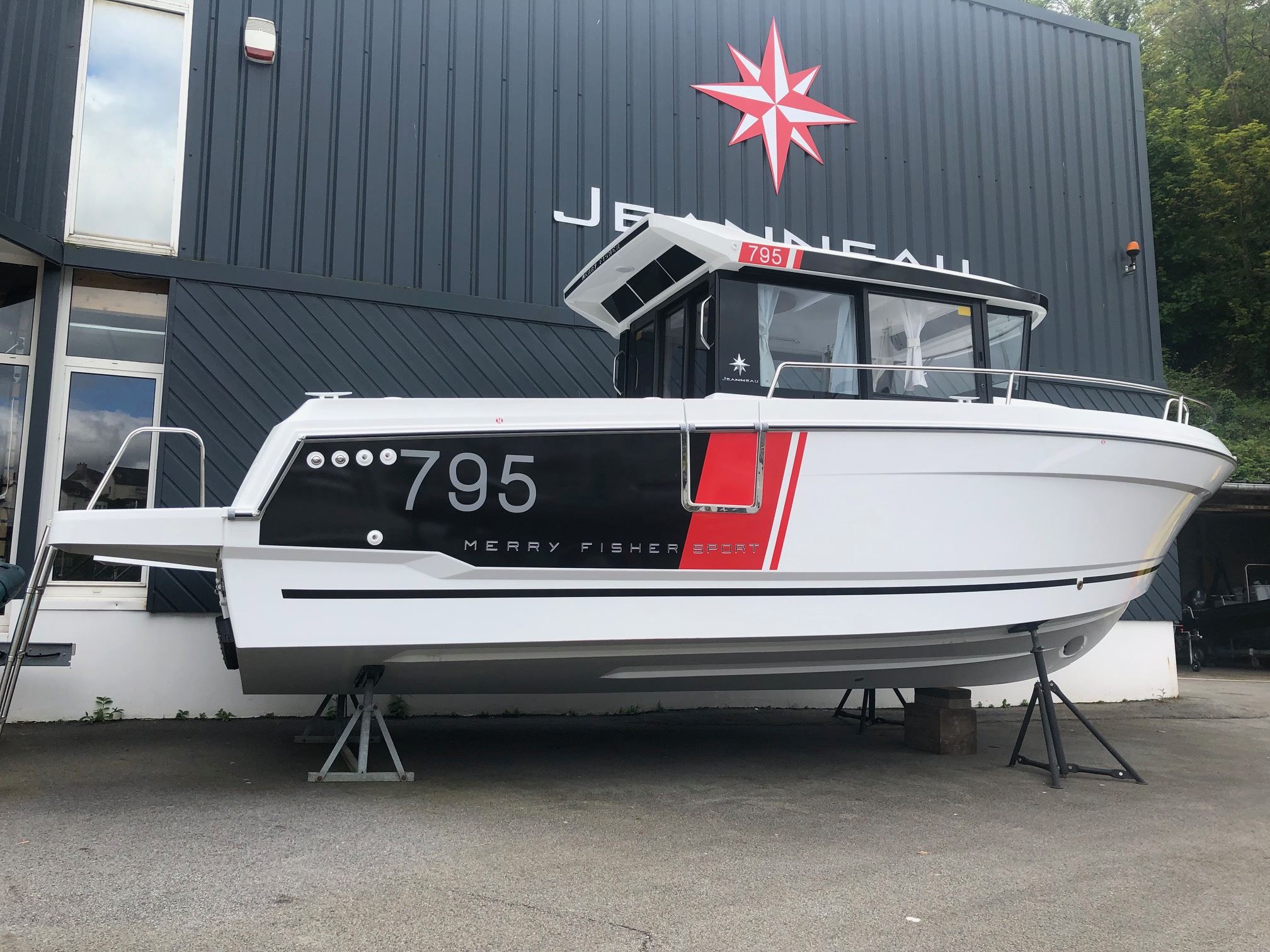 slider 0 Jeanneau Merry Fisher 795 Sport